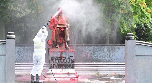 5287367_montanelli_statua